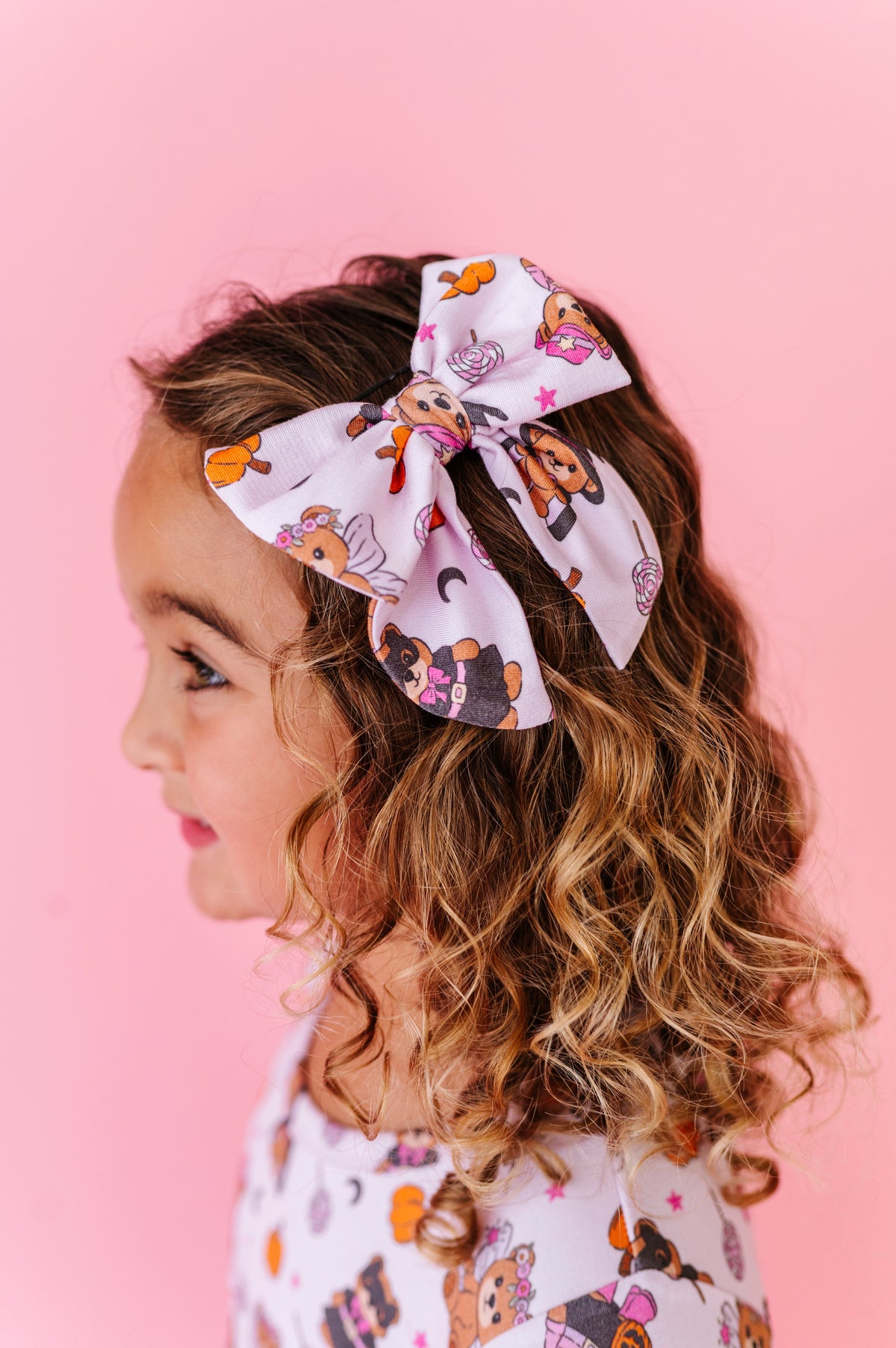 Hocus Pocus Honey Bear Mini Clip Bow (EST SHIP TIME 1-2 WEEK)