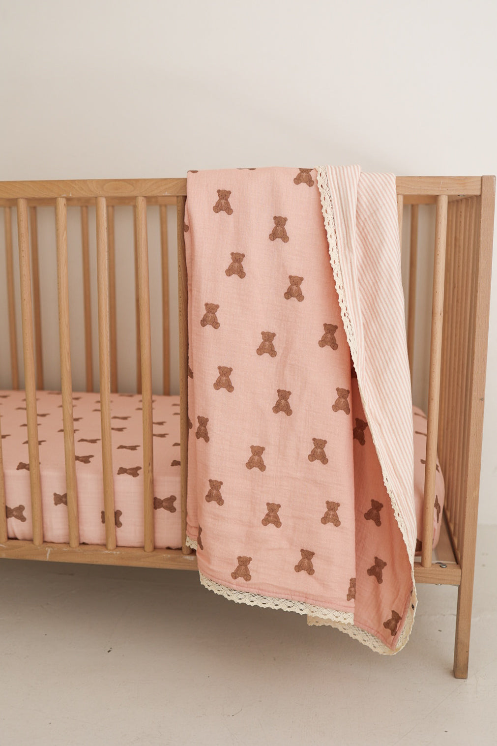 Muslin Crib Sheet | Pink Lottie