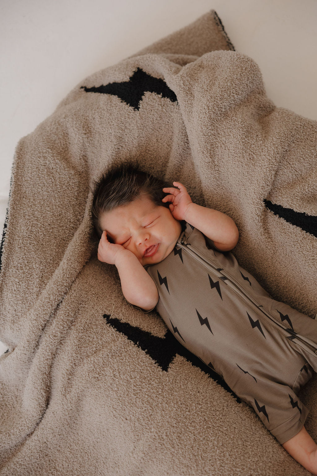 Bamboo Zip Shortie | Brown & Black Lightning Bolt