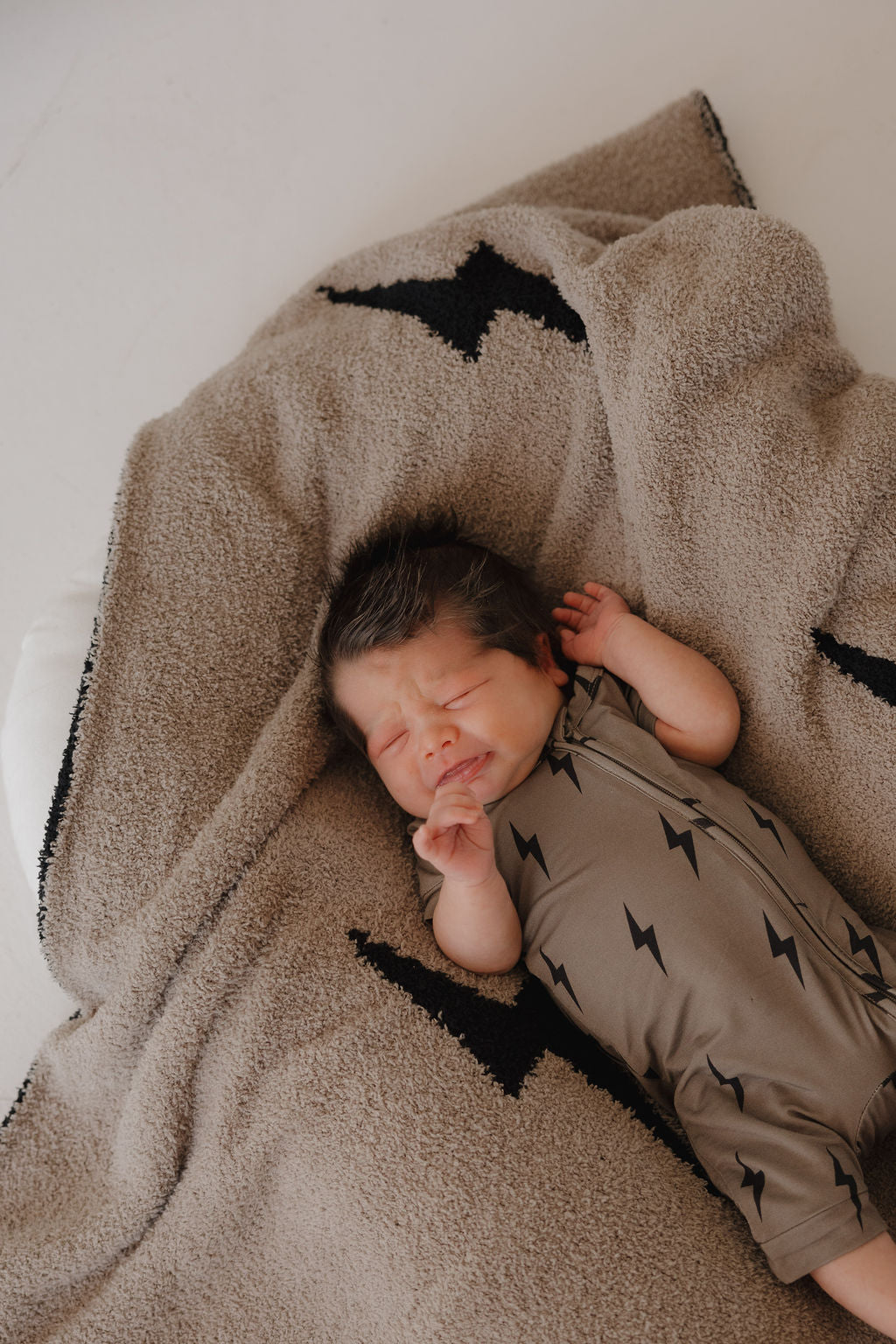 Bamboo Zip Shortie | Brown & Black Lightning Bolt