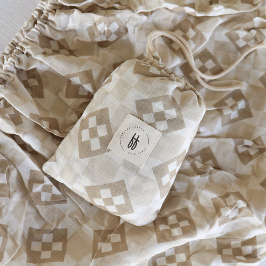 Muslin Crib Sheet | Cottage Quilt
