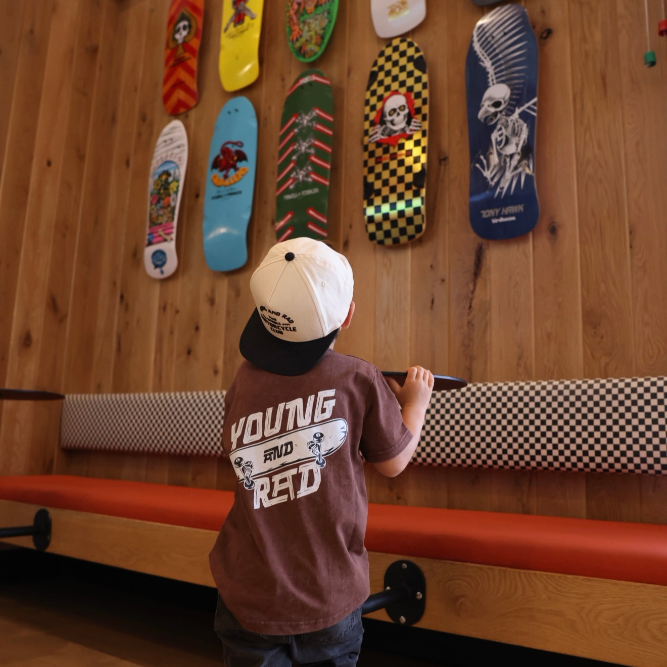 SK8 TEE // DARK BROWN