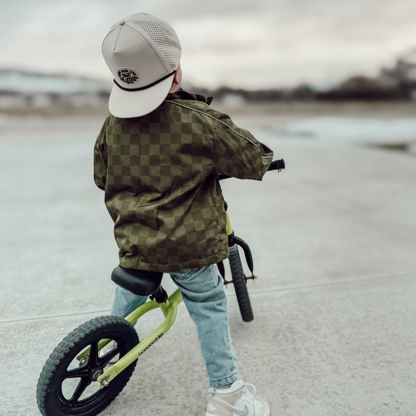 [PREORDER] THE STORM RIDER WATERPROOF JACKET - ARMY GREEN