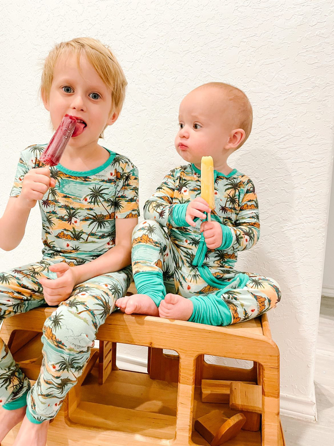 You Had Me at Aloha 2 Piece Short Sleeve Pajamas